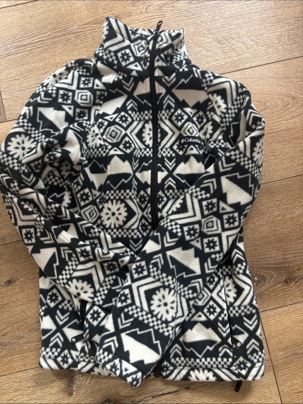Columbia Black & Cream Patterned Fleece Jacket